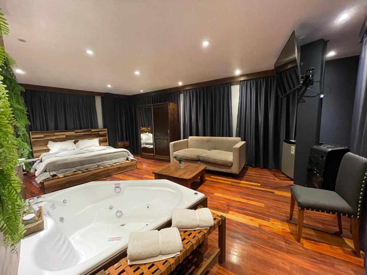 Patio Del Puerto Hotel Boutique เปอร์โตริโก ภายนอก รูปภาพ